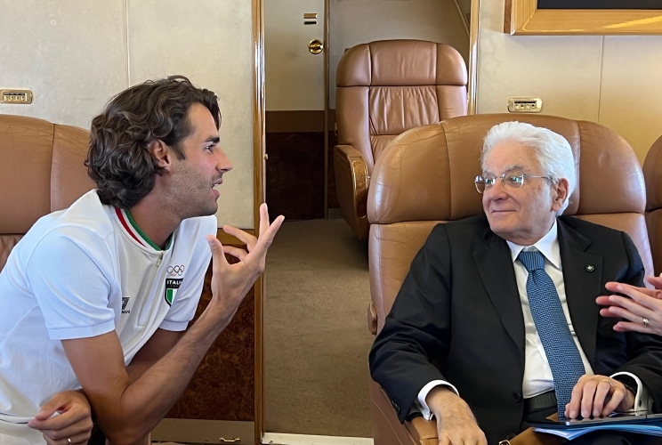 Il Presidente della Repubblica Sergio Mattarella  in partenza per Parigi saluta Gianmarco Tamberi
