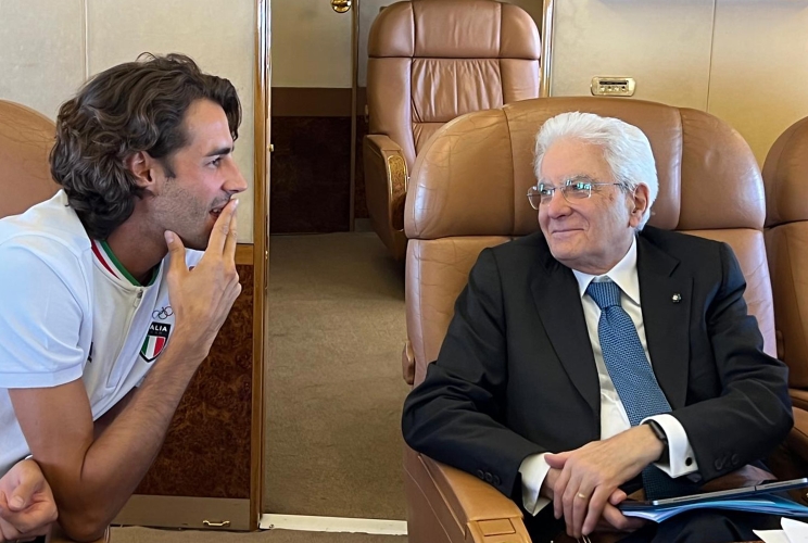 Il Presidente della Repubblica Sergio Mattarella  in partenza per Parigi saluta Gianmarco Tamberi