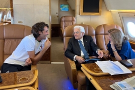 Il Presidente della Repubblica Sergio Mattarella  in partenza per Parigi saluta Gianmarco Tamberi