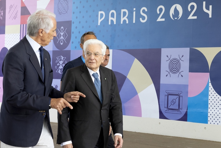 Parigi - Il Presidente della Repubblica Sergio Mattarella in occasione della visita al Villaggio Olimpico e dell'incontro con la delegazione italiana