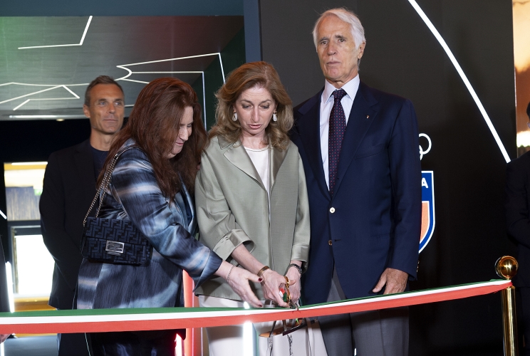 La Signora Laura Mattarella, l'Ambasciatore d'Italia a Parigi Emanuela D'Alessandro e il Presidente del CONI Giovanni Malagò inaugurano  "Casa Italia"