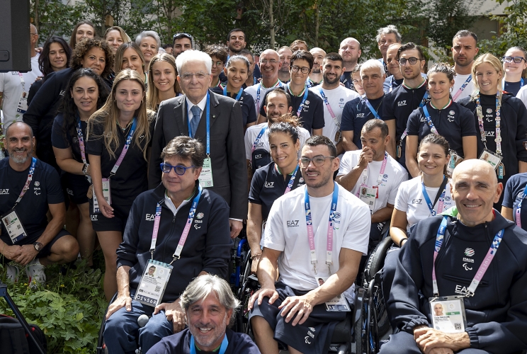 Il Presidente della Repubblica Sergio Mattarella con gli atleti partecipanti ai Giochi Paralimpici