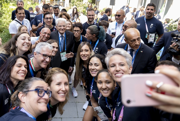 Il Presidente della Repubblica Sergio Mattarella con gli atleti partecipanti ai Giochi Paralimpici