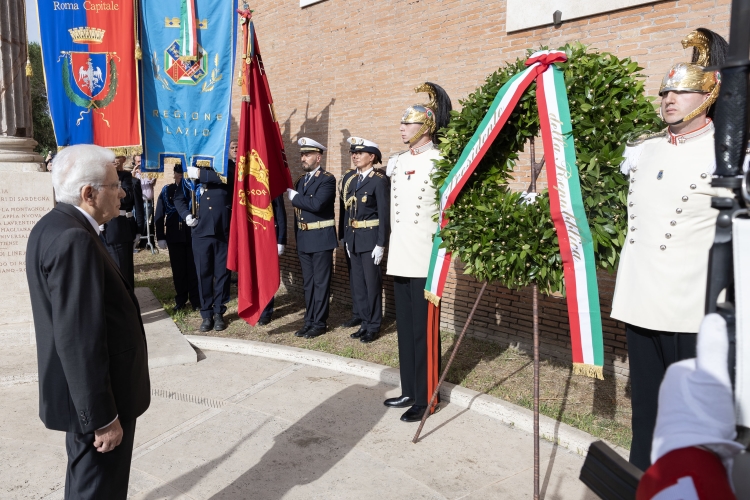 Il Presidente Sergio Mattarella a Porta San Paolo in occasione della deposizione di una corona d'alloro, nel 81° anniversario della difesa di Roma
