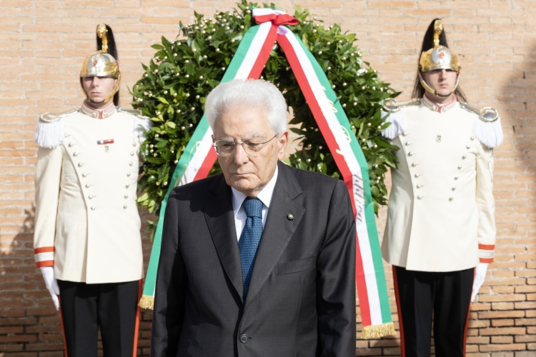 Il Presidente Sergio Mattarella a Porta San Paolo in occasione della deposizione di una corona d'alloro, nel 81° anniversario della difesa di Roma
