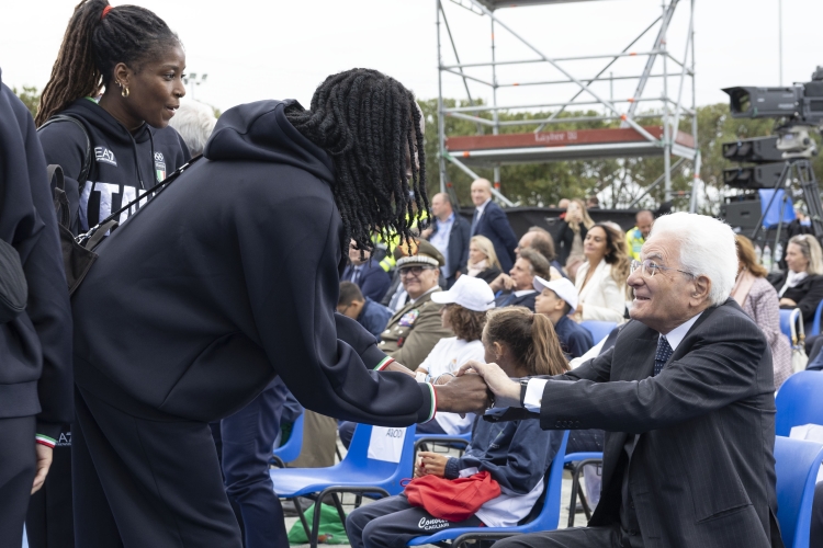 Il Presidente della Repubblica, Sergio Mattarella, saluta Paola Egonu, medaglia d'oro alle Olimpiadi di Parigi 2024, in occasione della cerimonia di inaugurazione dell’anno scolastico 2024/2025.