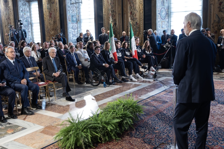 Il Presidente della Repubblica Sergio Mattarella in occasione della cerimonia di restituzione della Bandiera da parte degli atleti italiani di ritorno dai Giochi Olimpici e Paralimpici di Parigi 2024