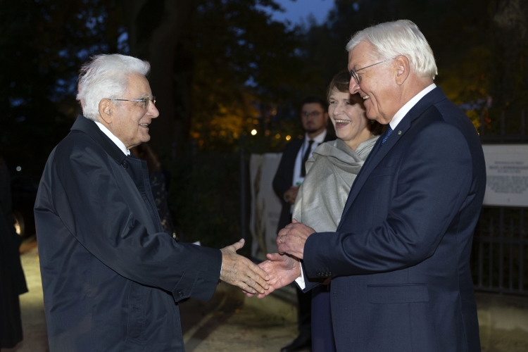 Il Presidente della Repubblica, Sergio Mattarella, a Villa Liebermann accolto da Frank-Walter Steinmeier, Presidente della Repubblica Federale di Germania, in occasione della visita di Stato.