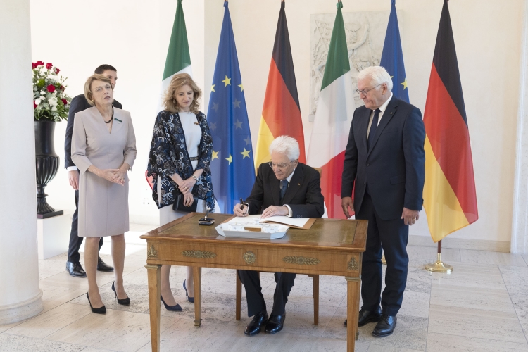 Il Presidente della Repubblica, Sergio Mattarella, con Frank-Walter Steinmeier, Presidente della Repubblica Federale di Germania.