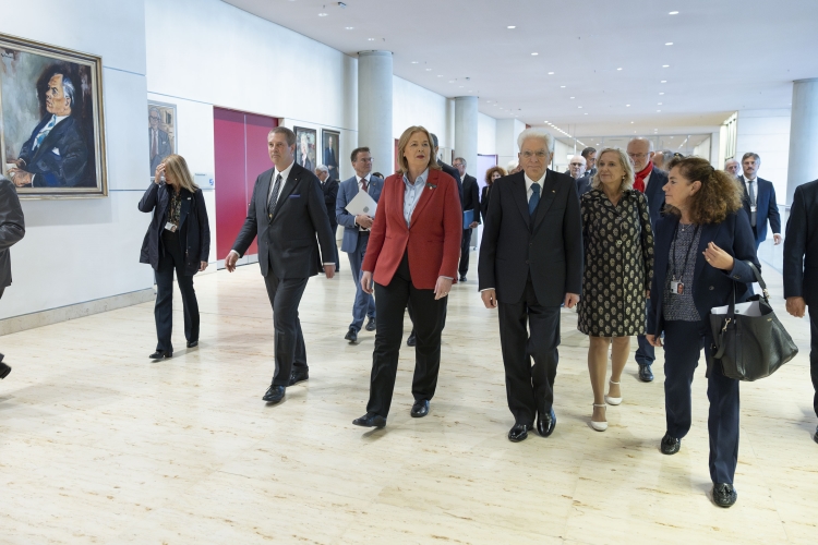 Il Presidente della Repubblica, Sergio Mattarella al Palazzo del Reichstag con il Presidente del Bundestag, Bärbel Bas, in occasione della visita di Stato nella Repubblica Federale di Germania.