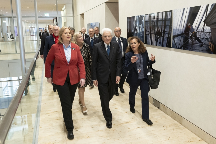 Il Presidente della Repubblica, Sergio Mattarella al Palazzo del Reichstag con il Presidente del Bundestag, Bärbel Bas, in occasione della visita di Stato nella Repubblica Federale di Germania.