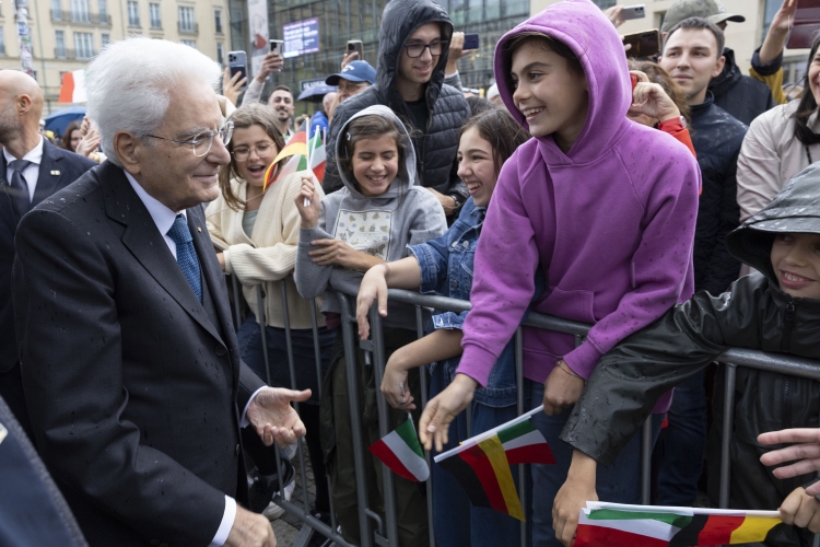 Il Presidente della Repubblica Sergio Mattarella alla Porta di Brandeburgo 
(foto di Francesco Ammendola - Ufficio per la Stampa e la Comunicazione della Presidenza della Repubblica)