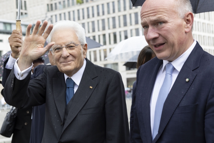Il Presidente della Repubblica, Sergio Mattarella, con Kai Wegner Borgomastro di Berlino.