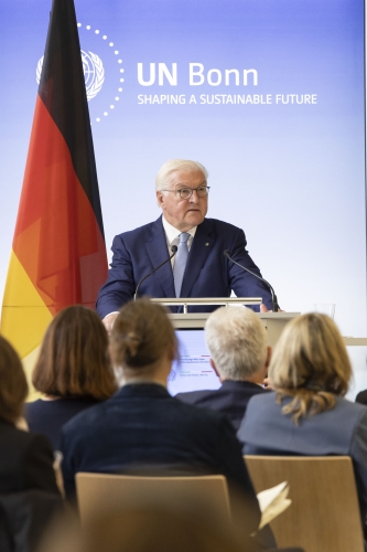 Il Presidente della Repubblica, Sergio Mattarella, con Frank-Walter Steinmeier, Presidente della Repubblica Federale di Germania, al Campus delle Nazioni Unite di Bonn, partecipa al seminario “La cooperazione tra Italia e Germania: un bene prezioso per l'UNFCCC e per la lotta al cambiamento climatico”.