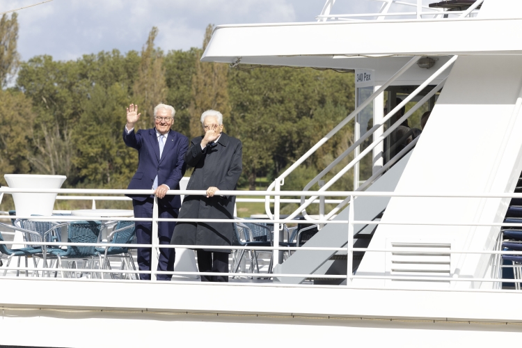 Il Presidente della Repubblica, Sergio Mattarella, con Frank-Walter Steinmeier, Presidente della Repubblica Federale di Germania in battello per Colonia.
