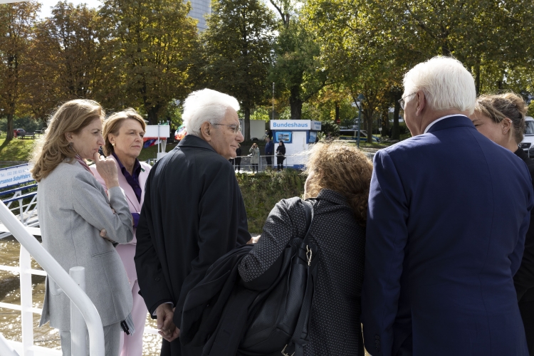 Il Presidente della Repubblica, Sergio Mattarella, con Frank-Walter Steinmeier, Presidente della Repubblica Federale di Germania in battello per Colonia.