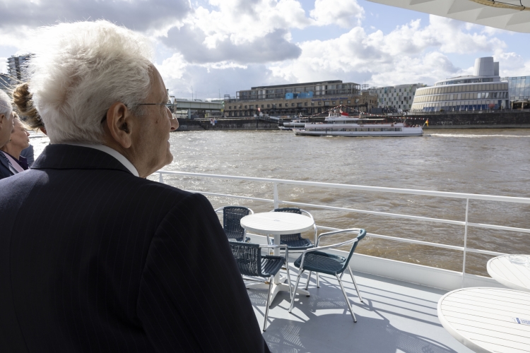 Il Presidente della Repubblica, Sergio Mattarella, con Frank-Walter Steinmeier, Presidente della Repubblica Federale di Germania, in battello per Colonia.
