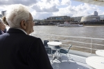Il Presidente Mattarella sale a bordo del battello Poseidon al molo di Colonia