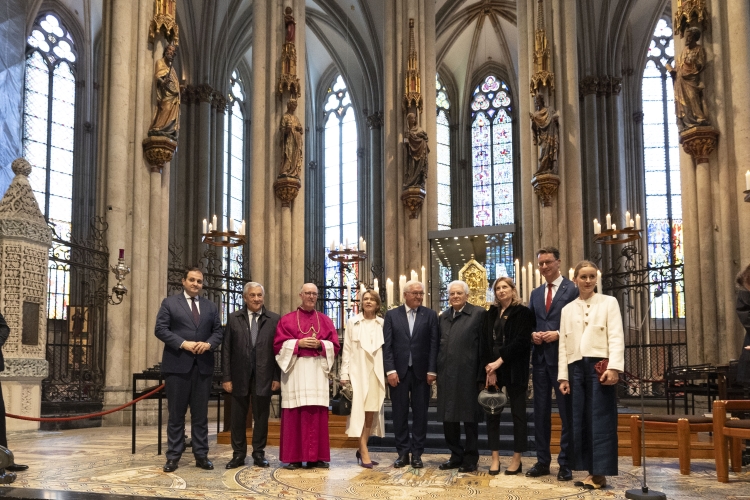 Il Presidente della Repubblica, Sergio Mattarella, con Frank-Walter Steinmeier, Presidente della Repubblica Federale di Germania, visitano il Duomo di Colonia.
