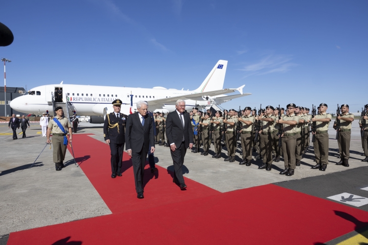 Il Presidente della Repubblica Sergio Mattarella con Frank-Walter Steinmeier, Presidente della Repubblica Federale di Germania all’Aeroporto di Bologna “Guglielmo Marconi”