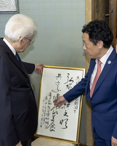Il Presidente Sergio Mattarella con Qu Dongyu, Direttore generale della FAO, in occasione dell'incontro con una delegazione dell'Organizzazione