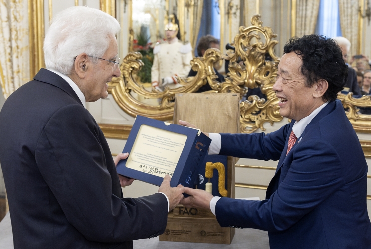 Il Presidente Sergio Mattarella con Qu Dongyu, Direttore generale della FAO, in occasione dell'incontro con una delegazione dell'Organizzazione