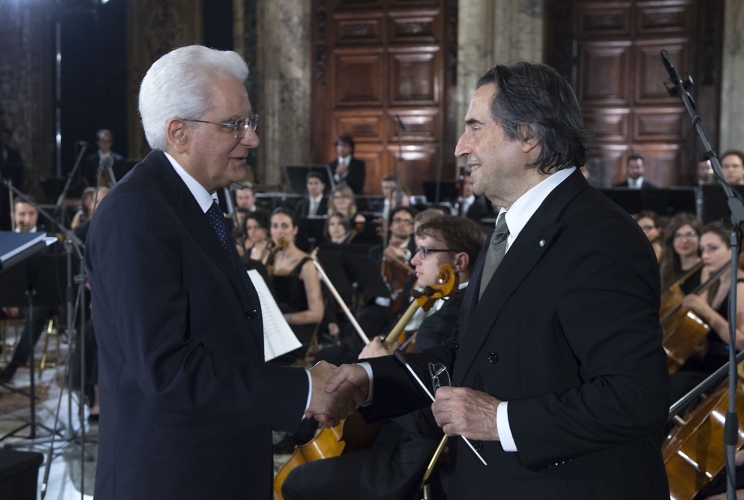 Il Presidente Sergio Mattarella assiste al concerto eseguito dall'Orchestra 
