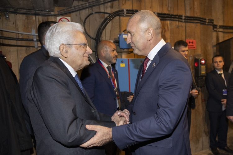 Il Presidente della Repubblica Sergio Mattarella con Rumen Radev, Presidente della Bulgaria, in occasione della partecipazione alla XIX Riunione dei Capi di Stato del Gruppo Arraiolos

