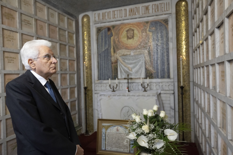 Il Presidente della Repubblica Sergio Mattarella al Monumento ai Piccoli Martiri di Gorla a Milano
