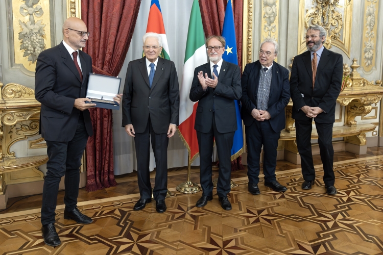 Il Presidente della Repubblica, Sergio Mattarella, consegna il Premio Accademia dei Lincei anno 2022 a Paolo Siniscalco (classe scienze morali, storiche e filologiche),ritira Gaetano Lettieri 
