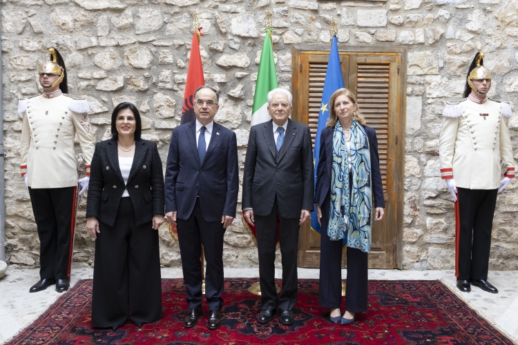 Il Presidente della Repubblica Sergio Mattarella e la Sig.ra Laura a Piana degli Albanesi con Bajram Begaj, Presidente della Repubblica d’Albania e la Signora Armanda Begaj
