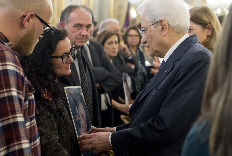 Il Presidente Sergio Mattarella econ i familiari delle vittime e i superstiti della tragedia dell'hotel Rigopiano