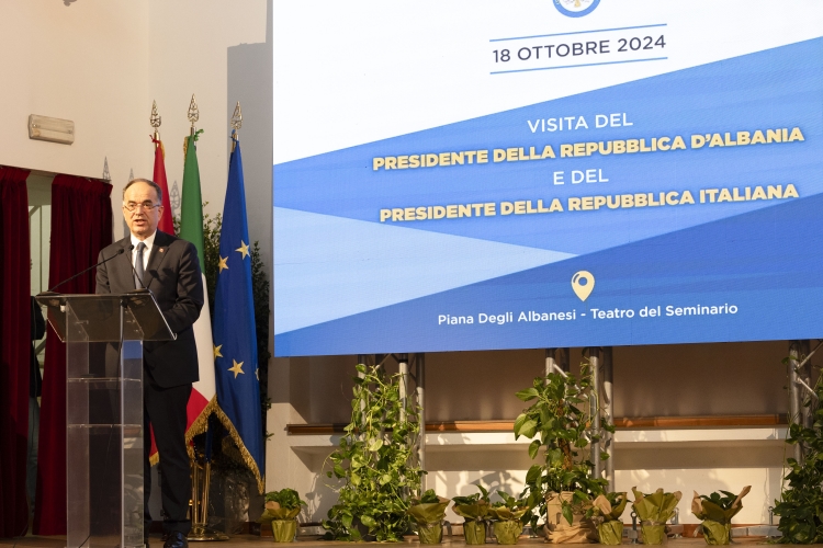 Il Presidente della Repubblica Sergio Mattarella al Teatro del Seminario per l’incontro sulla storia e la cultura Arbëreshe in Sicilia

