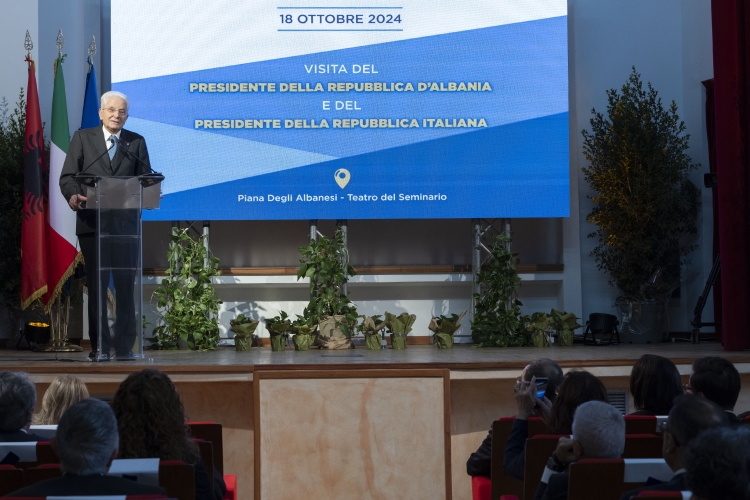 Il Presidente della Repubblica Sergio Mattarella con Bajram Begaj, Presidente della Repubblica d’Albania al Teatro del Seminario per l’incontro sulla storia e la cultura Arbëreshe in Sicilia
