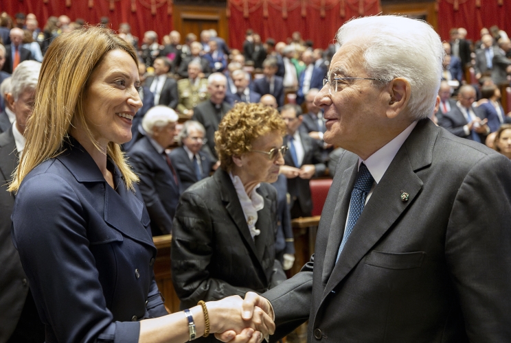 Il Presidente Sergio Mattarella con Roberta Metsola, Presidente del Parlamento europeo, in occasione della cerimonia commemorativa del settantesimo anniversario della morte di Alcide De Gasperi, dal titolo “Pace, Prosperità, Patria. L’eredità di De Gasperi 70 anni dopo”