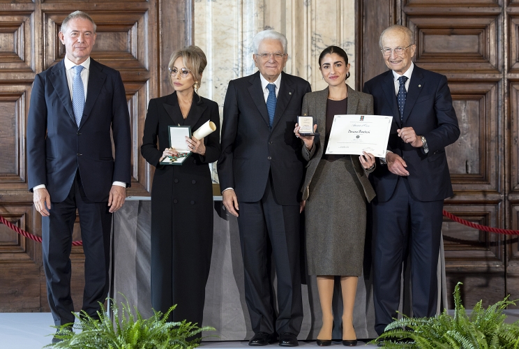 Il Presidente Sergio Mattarella con l'Alfiere del Lavoro Francesca Bianchessi