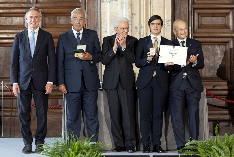 Il Presidente Sergio Mattarella con l'Alfiere del Lavoro Gabriele Garofalo