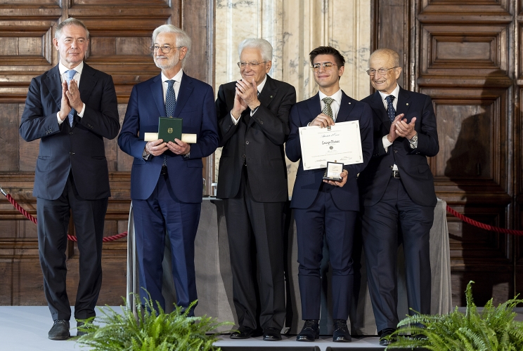 Il Presidente Sergio Mattarella con l'Alfiere del Lavoro Lorenzo Murace