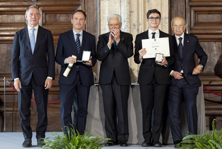 Il Presidente Sergio Mattarella con l'Alfiere del Lavoro Luca De Masi