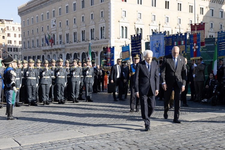 Il Presidente della Repubblica Sergio Mattarella in occasione della deposizione di una corona d’alloro sulla Tomba del Milite Ignoto nella ricorrenza della Giornata dell'Unità Nazionale e delle Forze Armate
