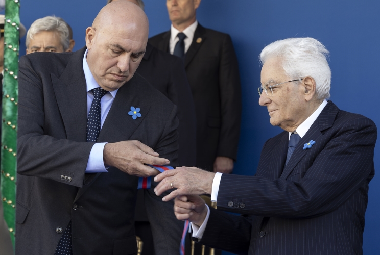 Il Presidente della Repubblica Sergio Mattarella con il Ministro della Difesa Guido Crosetto in occasione della celebrazione della "Giornata dell'Unità Nazionale e delle Forze Armate" in Piazza San Marco