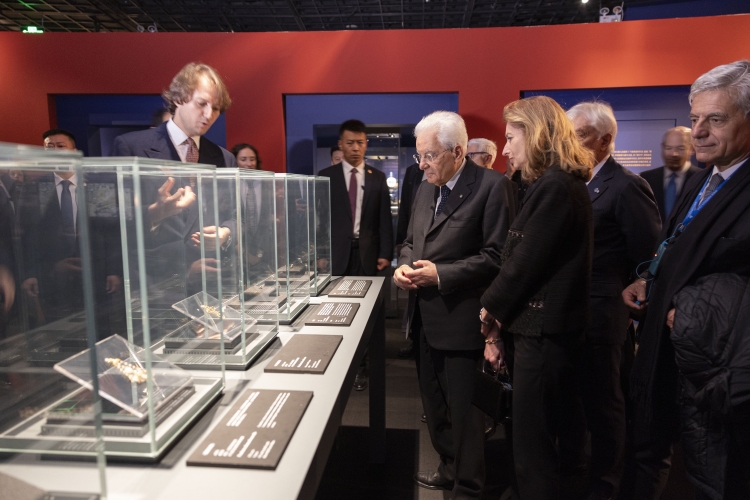 Il Presidente della Repubblica Sergio Mattarella al World Art Museum di Pechino visita la mostra “Viaggio di conoscenze. Il Milione di Marco Polo e la sua eredità fra Oriente e Occidente”
(foto di Francesco Ammendola - Ufficio per la Stampa e la Comunicazione della Presidenza della Repubblica)