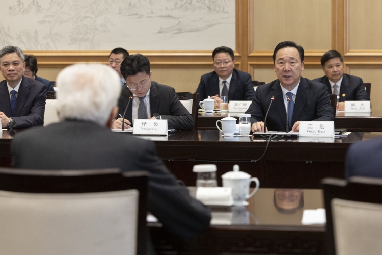 Il Presidente della Repubblica Sergio Mattarella incontra il Segretario Provinciale del Partito Comunista Cinese Yi Lianhong