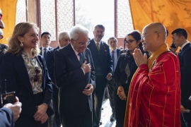 Il Presidente della Repubblica Sergio Mattarella visita il tempio Lingyin
