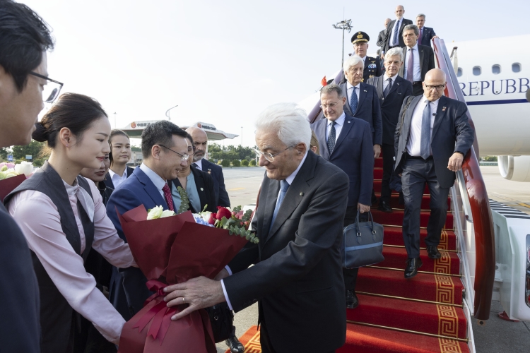 Il Presidente della Repubblica Sergio Mattarella all’aeroporto di Canton, in occasione della visita di Stato  
