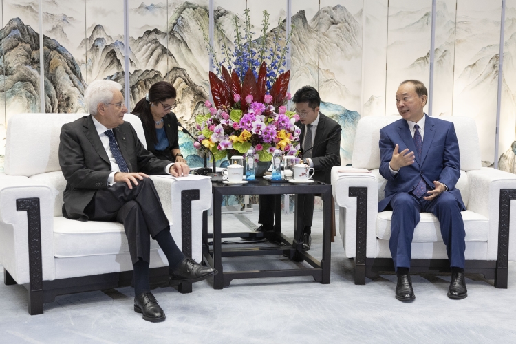 Il Presidente della Repubblica Sergio Mattarella incontra il Segretario Provinciale del PCC Huang Kunming 
