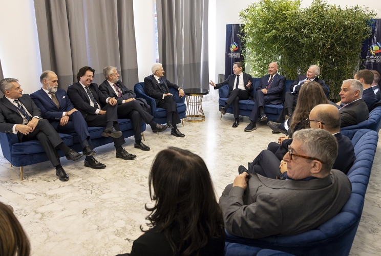 Il Presidente Sergio Mattarella con Andrea Ceccherini, Presidente dell’Osservatorio Permanente Giovani - Editori, al suo arrivo alla cerimonia in occasione del venticinquesimo anniversario dell’Osservatorio