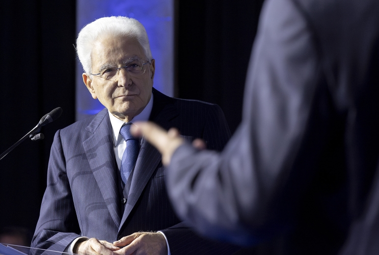 Il Presidente Sergio Mattarella alla cerimonia in occasione del venticinquesimo anniversario dell’Osservatorio Permanente Giovani - Editori risponde alla domande di alcuni studenti