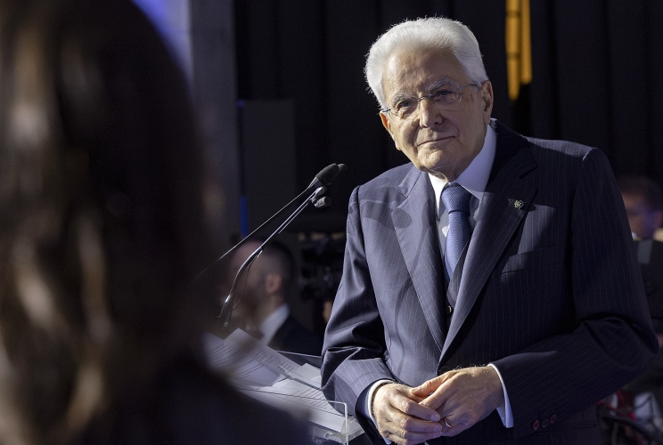 Il Presidente Sergio Mattarella alla cerimonia in occasione del venticinquesimo anniversario dell’Osservatorio Permanente Giovani - Editori risponde alla domande di alcuni studenti