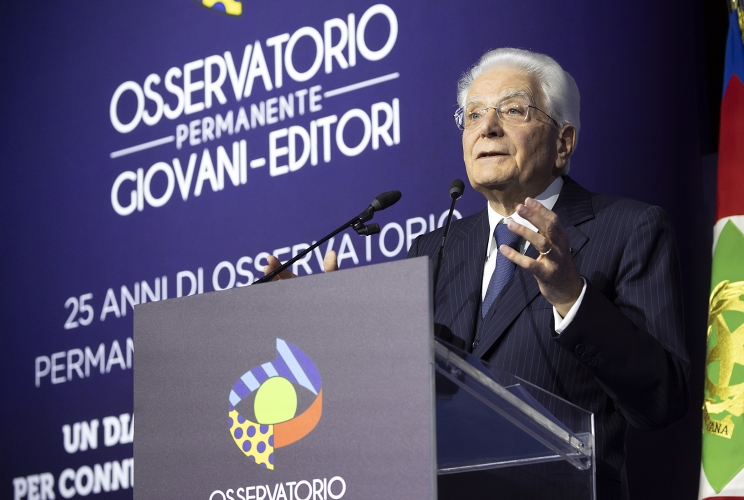 Il Presidente Sergio Mattarella alla cerimonia in occasione del venticinquesimo anniversario dell’Osservatorio Permanente Giovani - Editori risponde alla domande di alcuni studenti